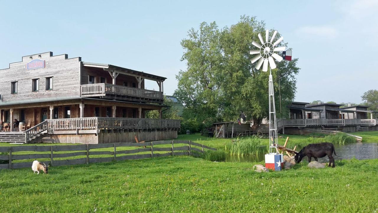 Horse Lake Ranch 노이엔도르프 외부 사진